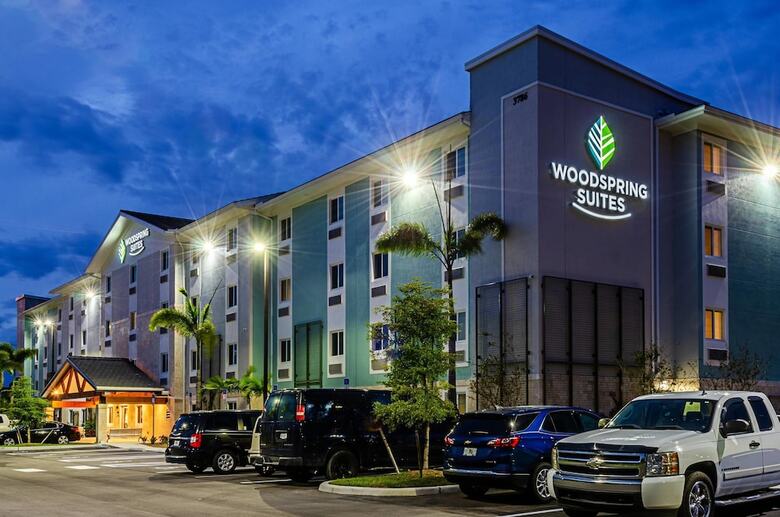 Hotel Woodspring Suites Naples East