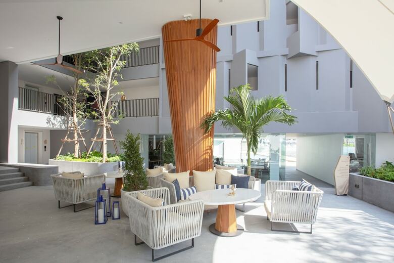 Verso Hua Hin - A Veranda Collection