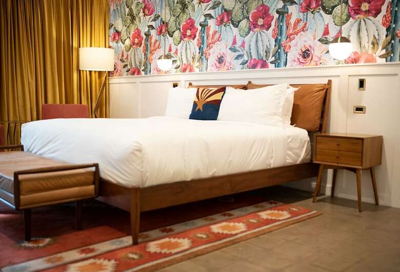 Rise Uptown Hotel