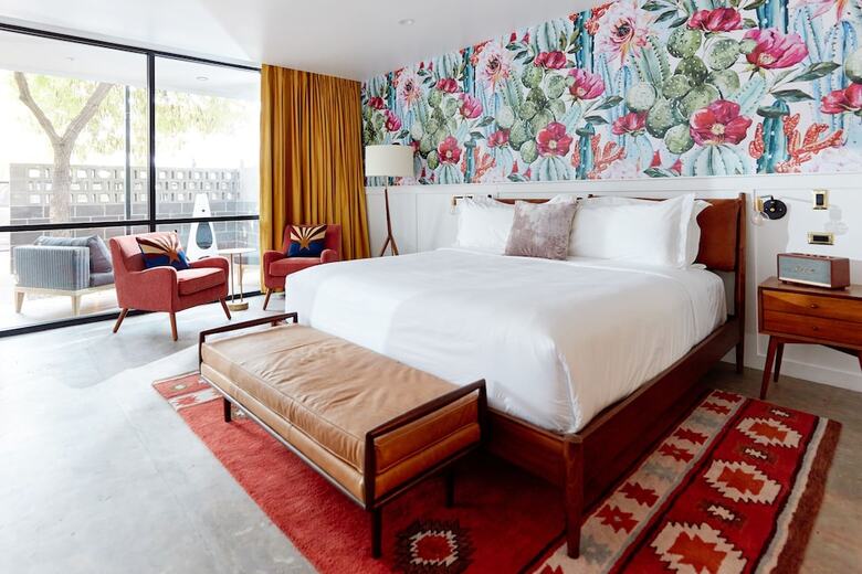 Rise Uptown Hotel