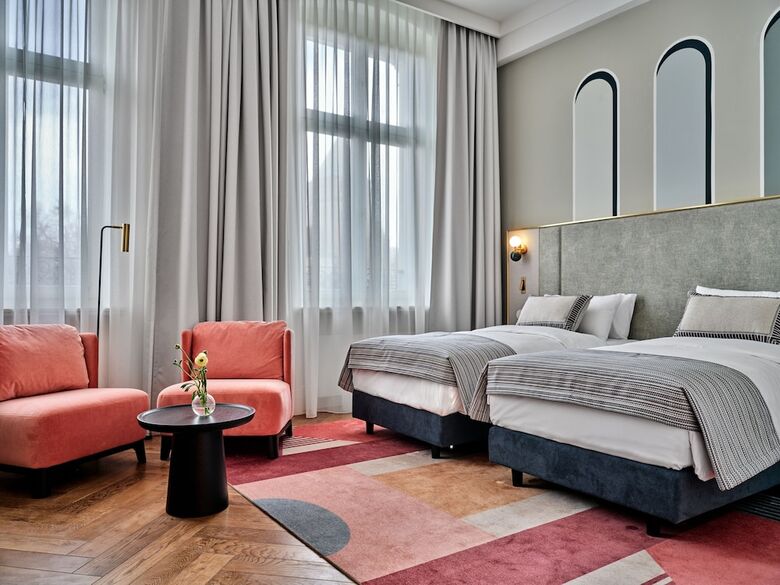 Hotel Altus Palace - Destigo Hotels