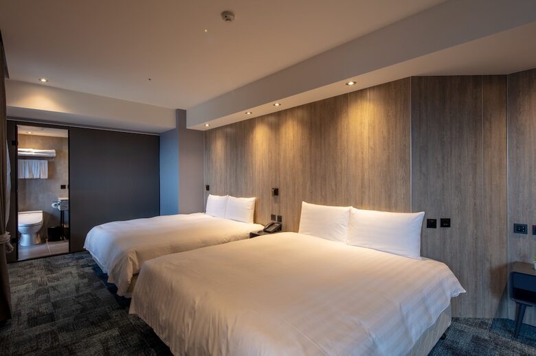 Roaders Plus Hotel Taipei Station