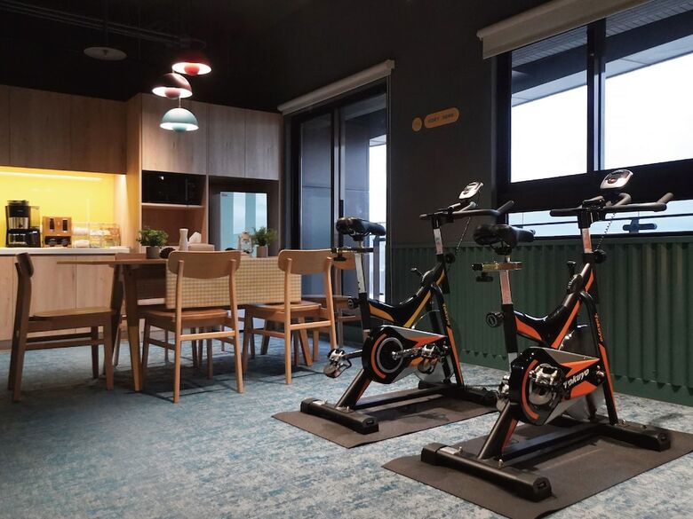 Roaders Plus Hotel Taipei Station