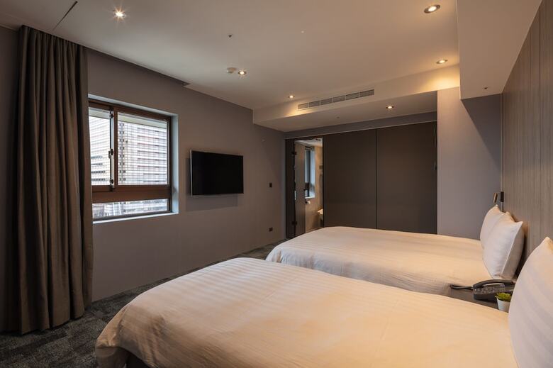 Roaders Plus Hotel Taipei Station