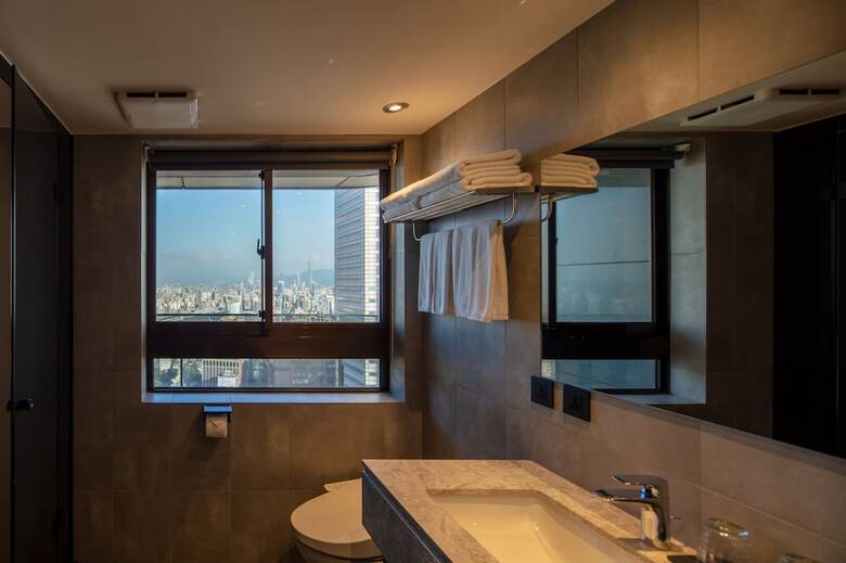Roaders Plus Hotel Taipei Station