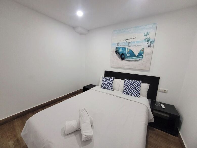 Hotel Ayz Elcano - Auto Check-in Property