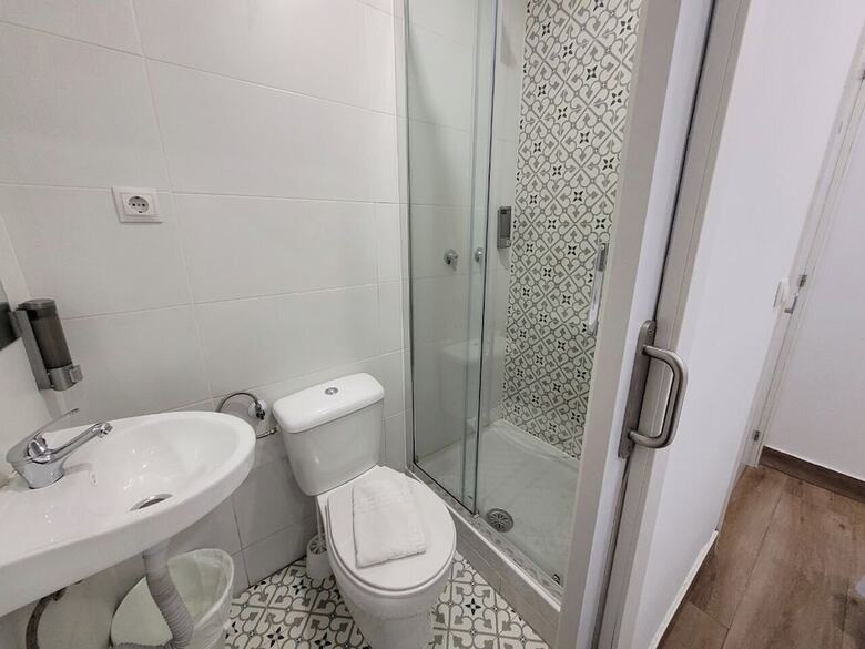 Hotel Ayz Elcano - Auto Check-in Property
