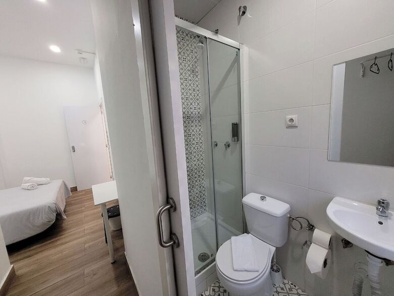 Hotel Ayz Elcano - Auto Check-in Property