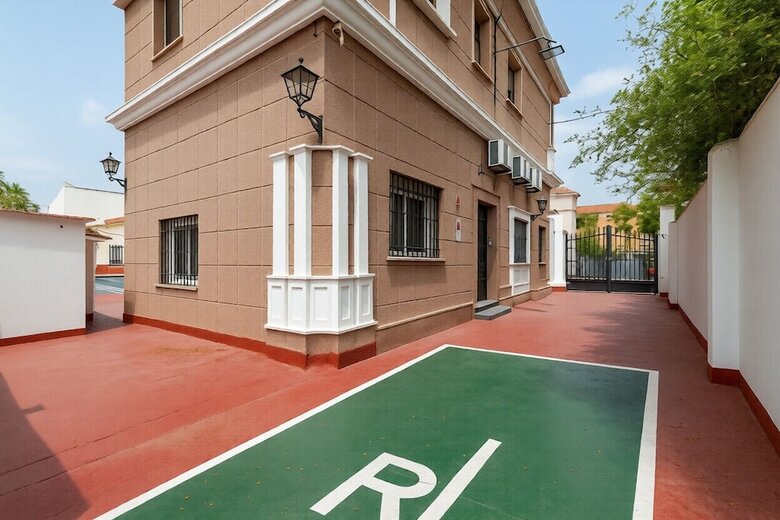 Hotel Ayz Elcano - Auto Check-in Property