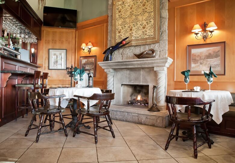 Bed & Breakfast Rowena's Inn On The River