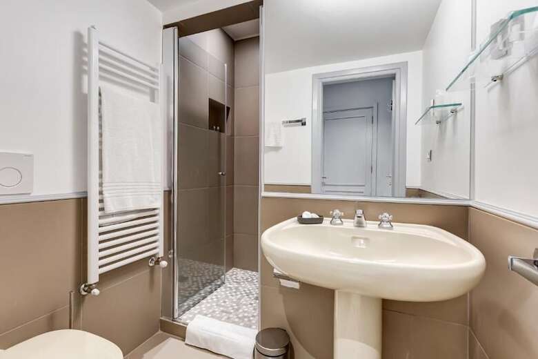 Rome Frattina 27