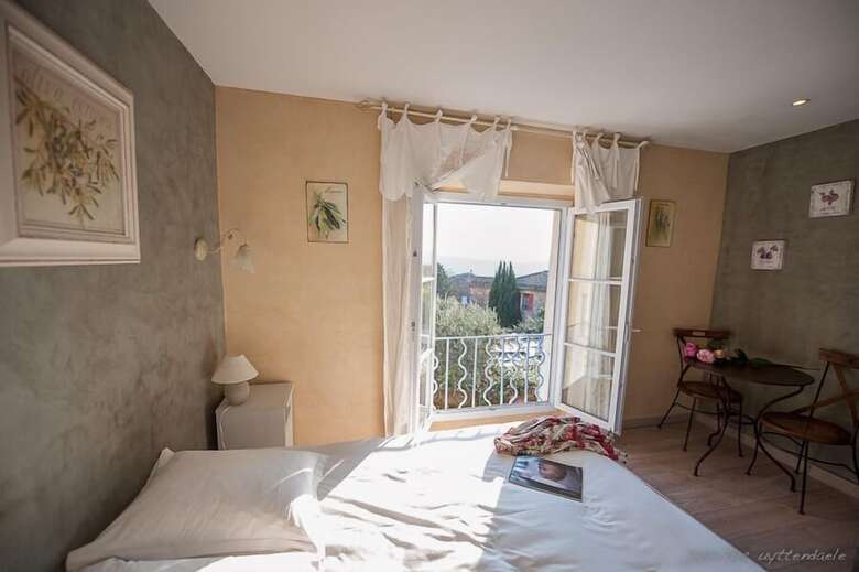 Hotel H�tel Le Crillon