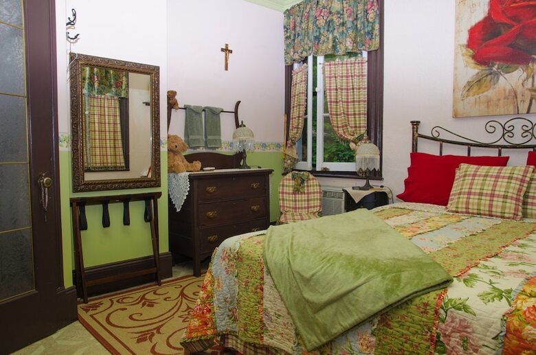 Bed & Breakfast � La Vieille Maison Fradet