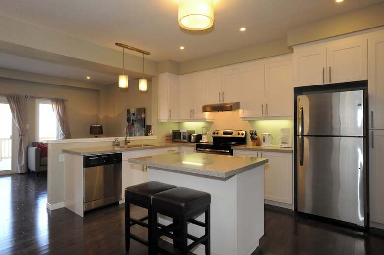 Boardwalk Homes - Executive Guest Rooms & Townhomes