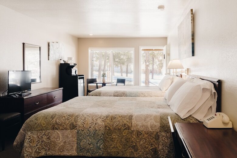 Hotel Vintage Lakeside Inn