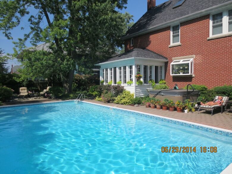 Robinsong Bed And Breakfast