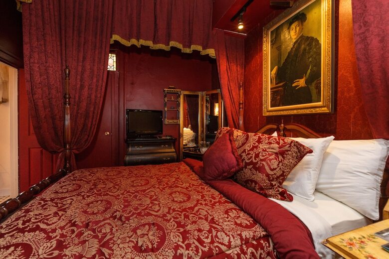 Bed & Breakfast Boggs Mansion