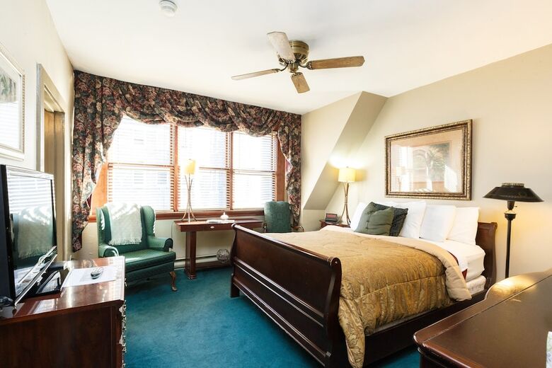 Bed & Breakfast Boggs Mansion
