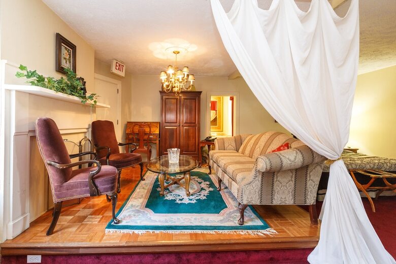 Bed & Breakfast Boggs Mansion