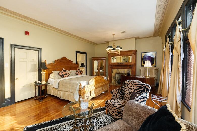 Bed & Breakfast Boggs Mansion