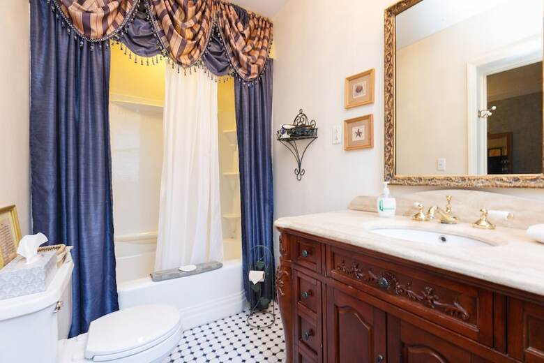 Bed & Breakfast Boggs Mansion