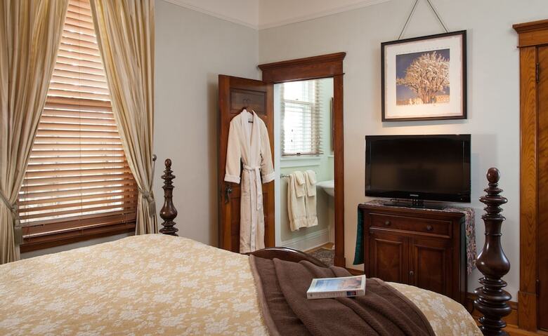 Four Kachinas Bed & Breakfast Inn