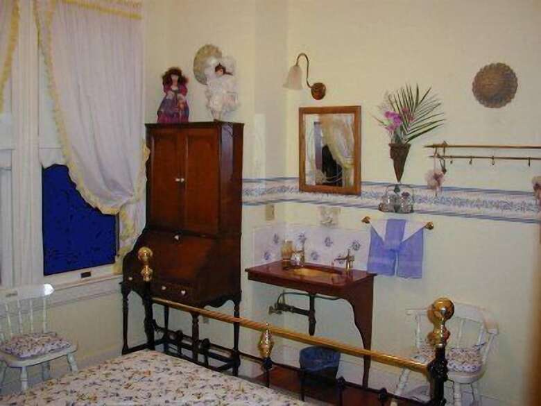 Robins Nest Bed & Breakfast