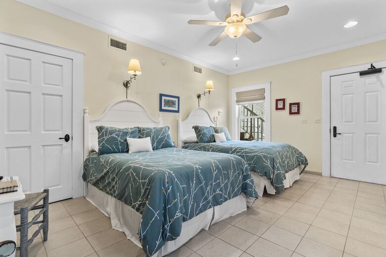 Hotel Bay Town Inn