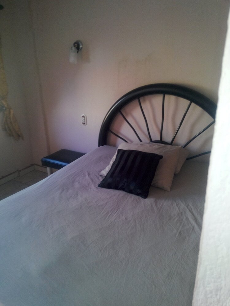 Hotel Cabinas Madeleine