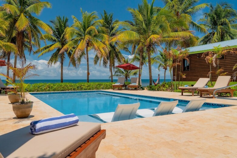 Coconut Row Boutique Hotel