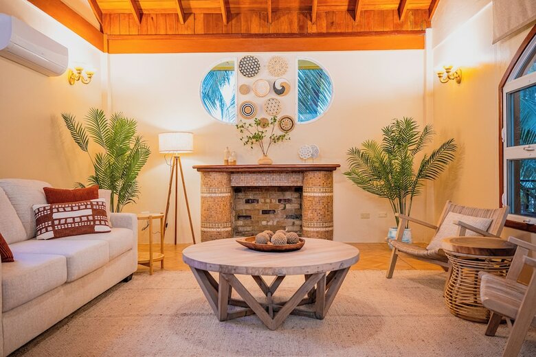 Coconut Row Boutique Hotel