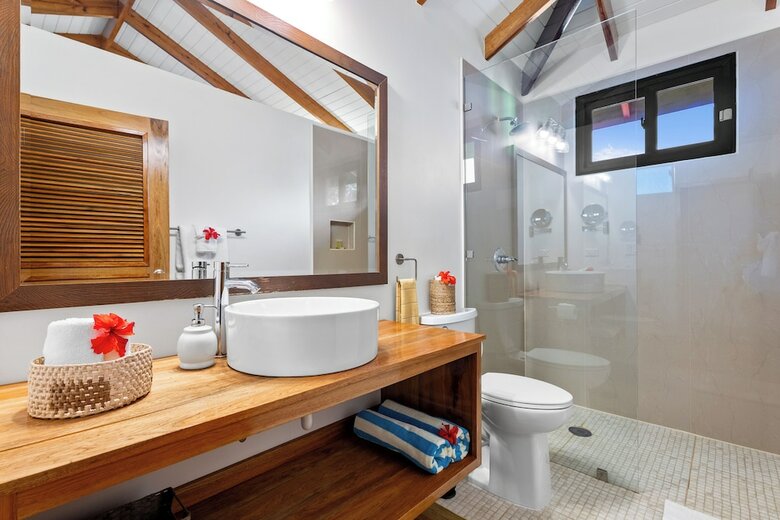 Coconut Row Boutique Hotel