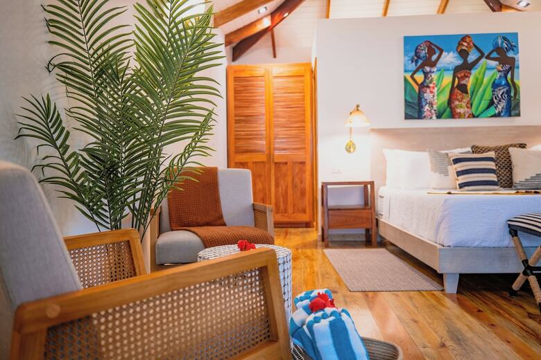 Coconut Row Boutique Hotel