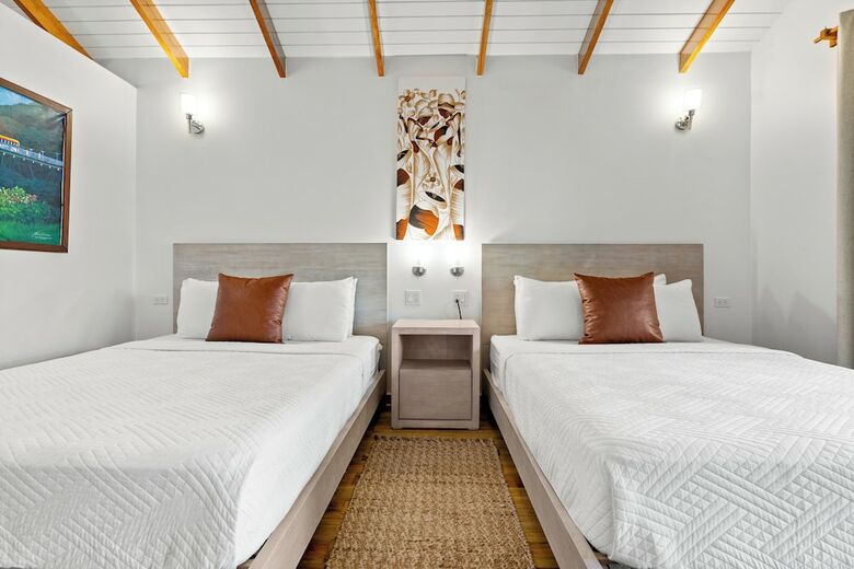 Coconut Row Boutique Hotel