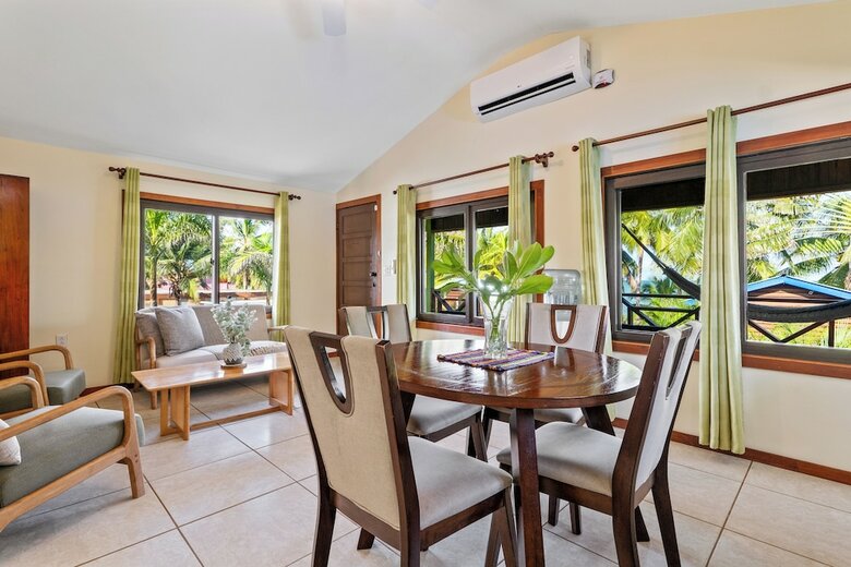 Coconut Row Boutique Hotel