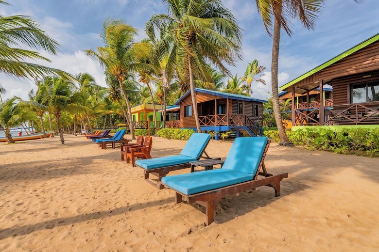 Coconut Row Boutique Hotel