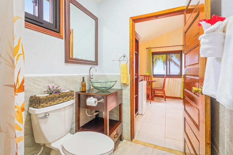 Coconut Row Boutique Hotel