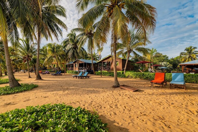 Coconut Row Boutique Hotel