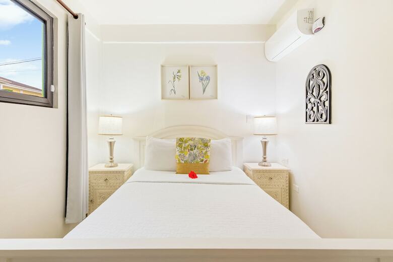 Coconut Row Boutique Hotel