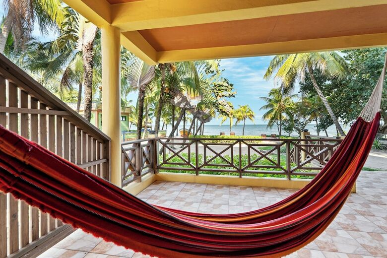 Coconut Row Boutique Hotel