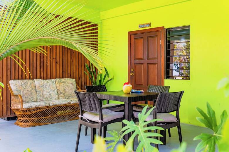Coconut Row Boutique Hotel