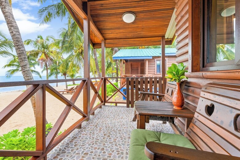 Coconut Row Boutique Hotel