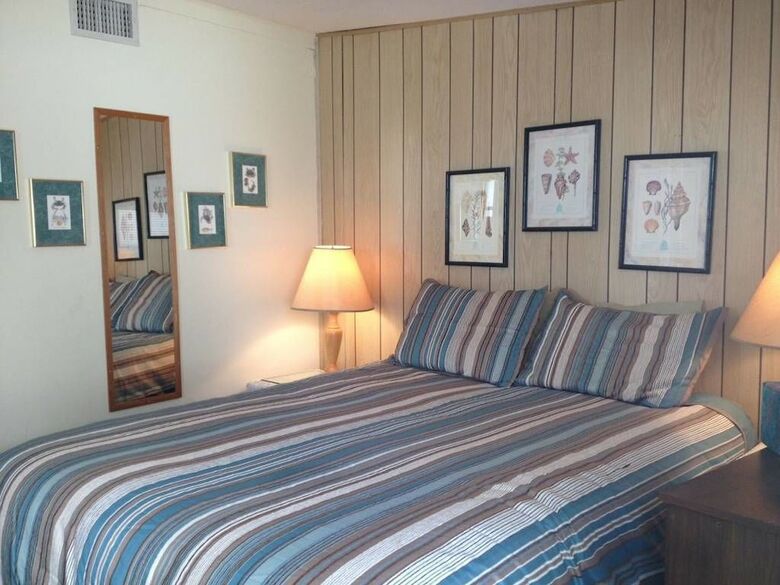 Aparthotel Sun N Fun Beachfront Vacation Rentals