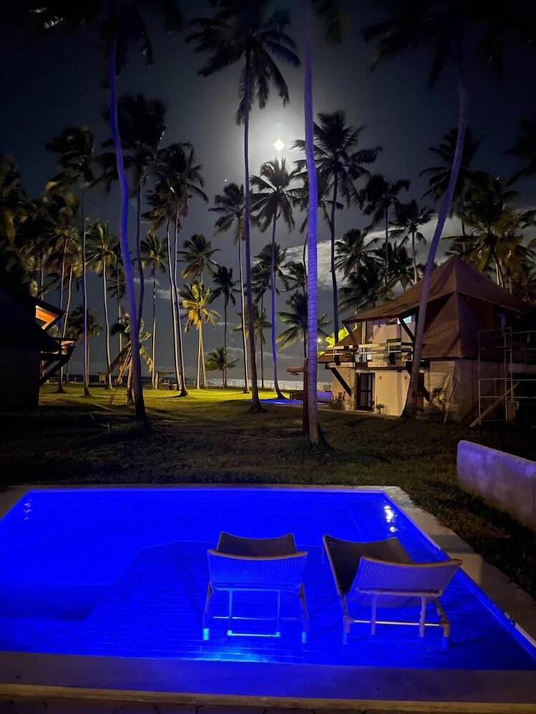 Pontal Dos Carneiros Beach Bungalows