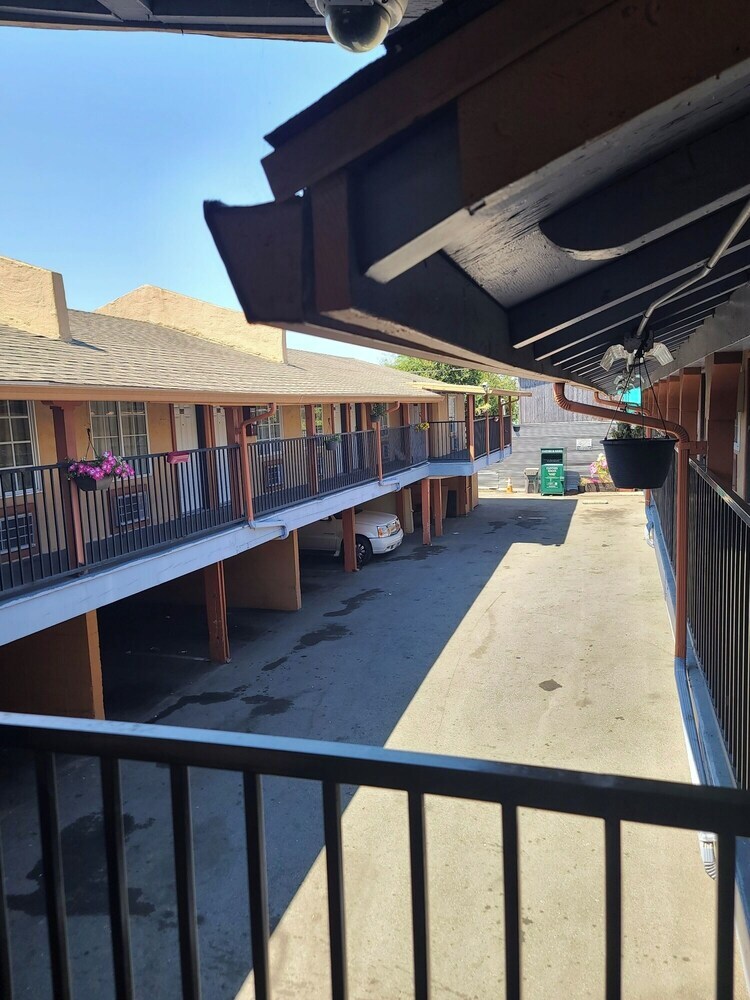 Nights Inn Motel