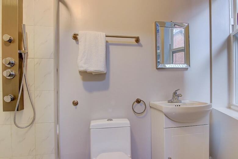 Spadina Guesthouse
