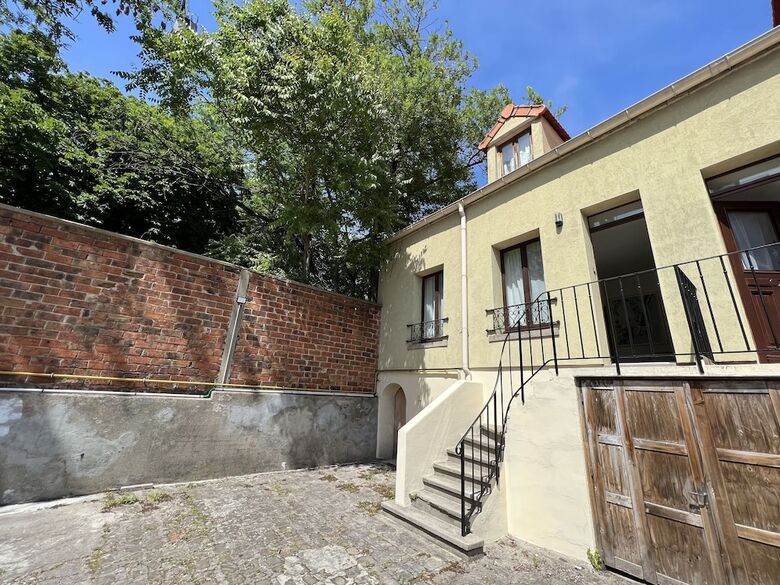 Hotel H�tel Robespierre
