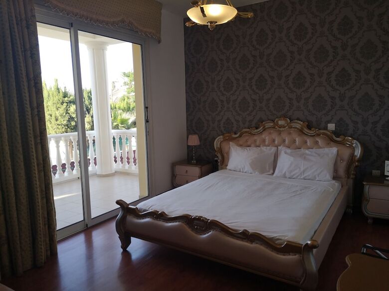 Hotel Elena Boutique Residence