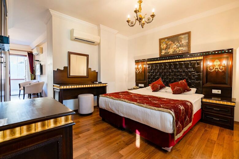 Mediterra Art Hotel