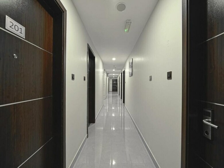 Golden Crown Hotel Alseeb Muscat